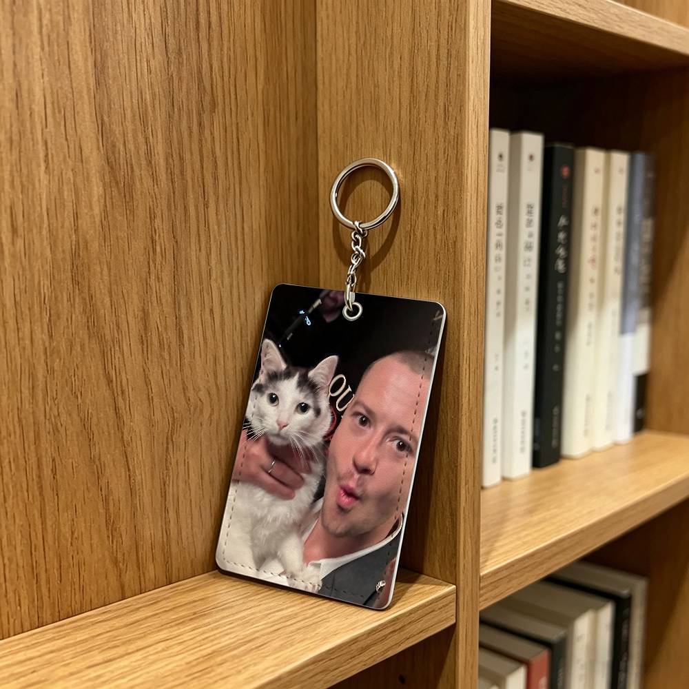 actor J-Joseph Quinn Cat Badge - огляд і ціна Leather Working